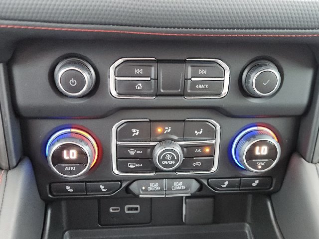 Used 2021 Chevrolet Tahoe RST RWD image 21