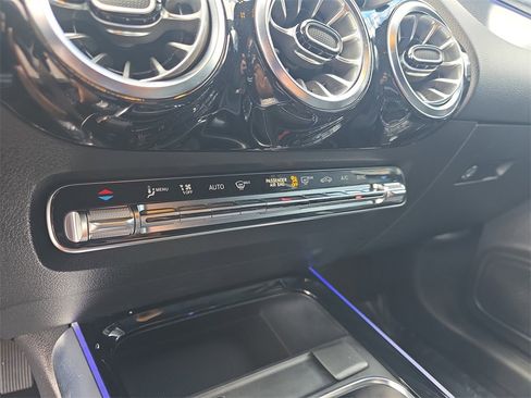 Used 2022 Mercedes-Benz GLA 250 image 29