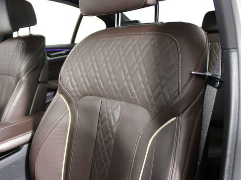 Used 2023 BMW 530e w/ M Sport Package image 34