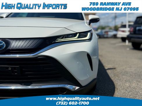 Used 2021 Toyota Venza XLE w/ Softex Package AWD/4WD image 11