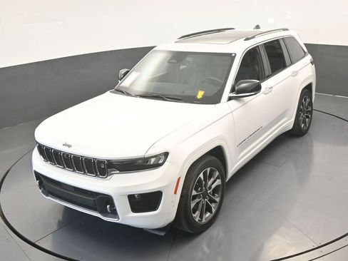 Used 2024 Jeep Grand Cherokee Overland w/ Adv Protech Group III image 55