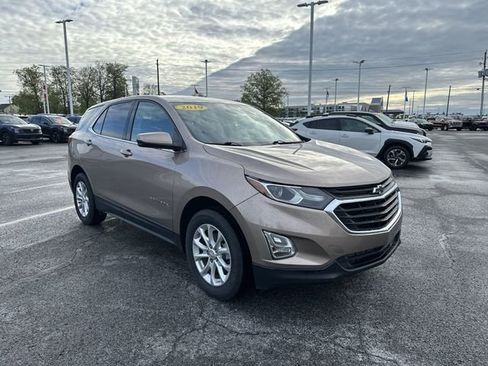 Used 2019 Chevrolet Equinox LT w/ Driver Convenience Package AWD/4WD image 11