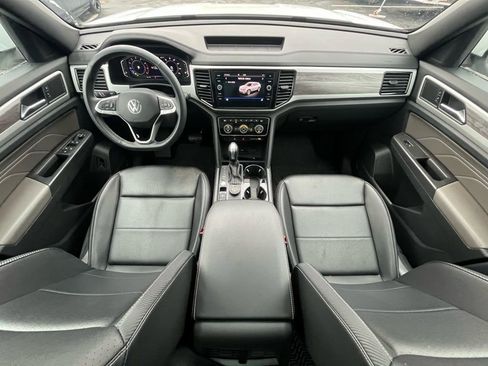 Certified 2022 Volkswagen Atlas Cross Sport SE image 14
