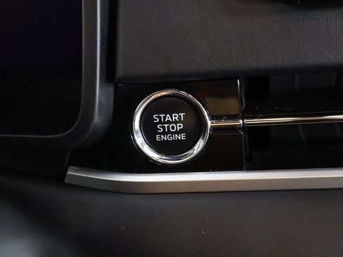 Used 2023 Mitsubishi Outlander SE Black Edition image 39