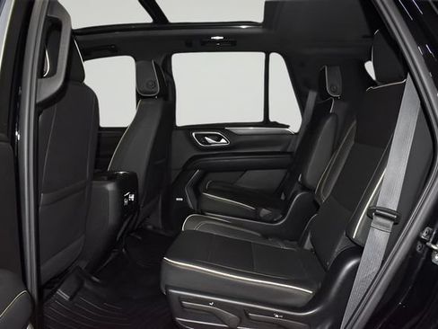 Used 2024 GMC Yukon SLT w/ SLT Premium Package AWD/4WD image 20