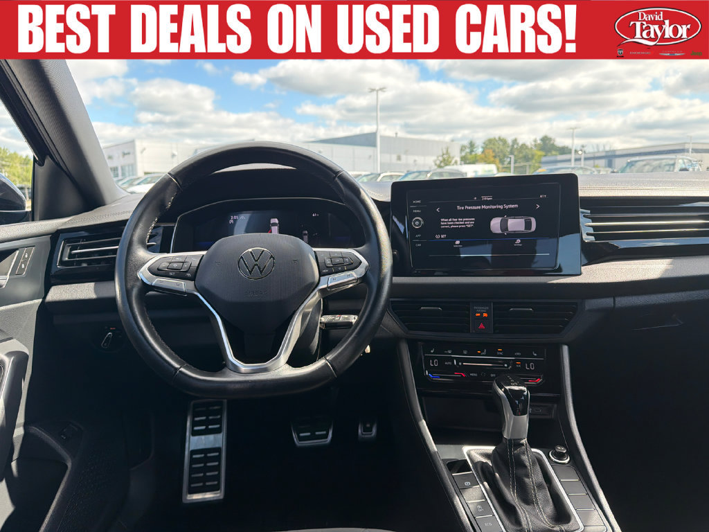 Used 2025 Volkswagen Jetta Sport FWD image 25