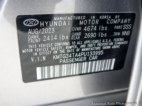 Used 2023 Genesis G70 2.0T RWD image 38