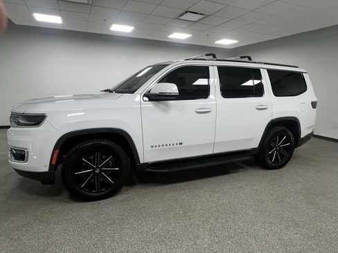 Used 2022 Jeep Wagoneer Series II image 7