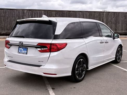 Used 2024 Honda Odyssey Elite image 6