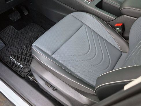 Certified 2026 Volkswagen Tiguan SE AWD/4WD image 26