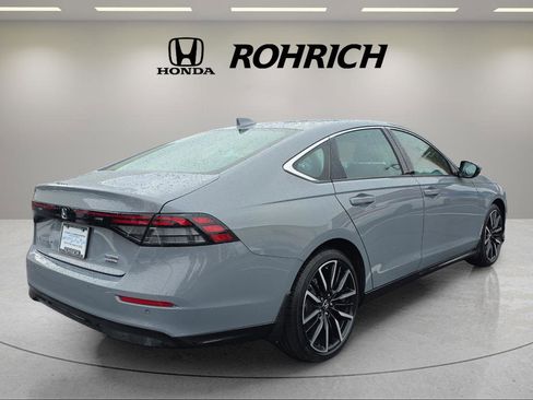 Used 2025 Honda Accord Touring image 5