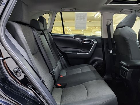 Used 2022 Toyota RAV4 XLE w/ Convenience Package AWD/4WD image 19
