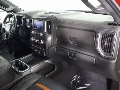 Used 2020 GMC Sierra 1500 AT4 w/ Technology Package AWD/4WD image 9