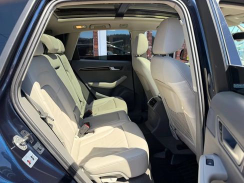 Used 2011 Audi Q5 2.0T Premium Plus AWD/4WD image 21