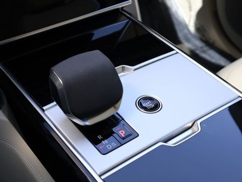 Certified 2025 Land Rover Range Rover Autobiography AWD/4WD image 22