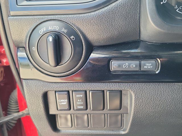 Used 2023 Nissan Titan SV w/ SV Convenience Package RWD image 19