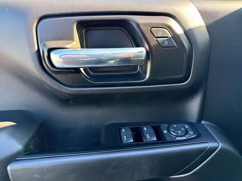 Used 2023 Chevrolet Silverado 1500 Custom image 21