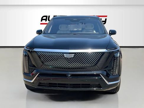 Used 2026 Cadillac Vistiq Luxury AWD/4WD image 2