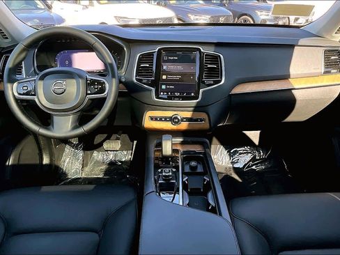 Certified 2023 Volvo XC90 B6 Plus w/ Protection Package image 15