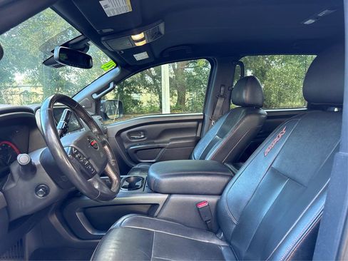 Used 2020 Nissan Titan PRO-4X w/ Pro-4x Convenience Package image 9