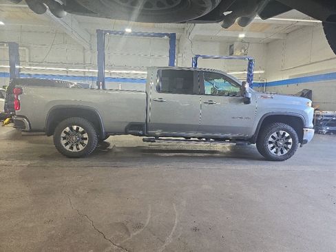 Used 2024 Chevrolet Silverado 2500 LT AWD/4WD image 15