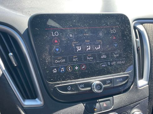 Used 2022 Chevrolet Malibu LT image 9