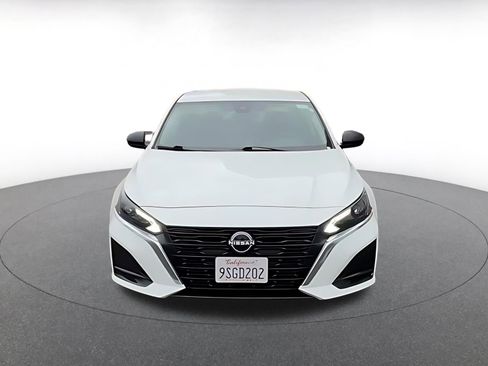 Used 2025 Nissan Altima 2.5 SV FWD image 4