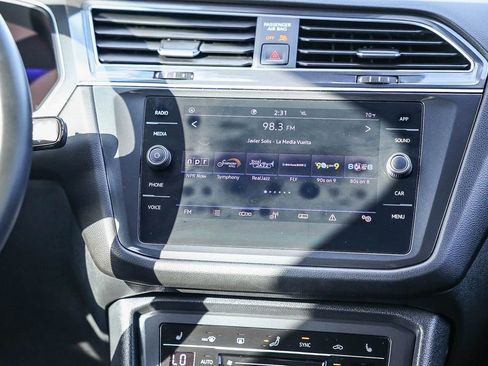 Used 2022 Volkswagen Tiguan SE image 21