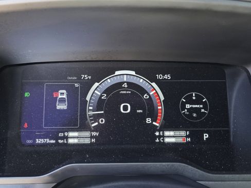 Used 2025 Toyota Tundra Platinum AWD/4WD image 13