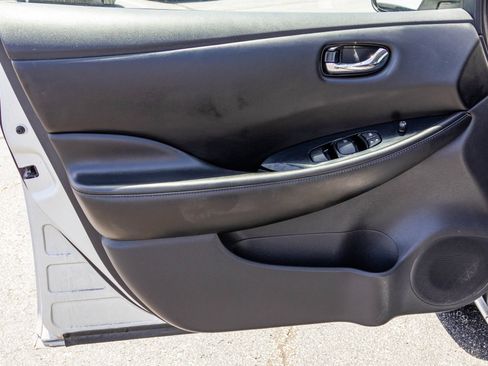 Used 2014 Nissan Leaf SL FWD image 35