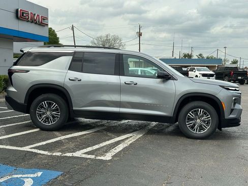 New 2026 Chevrolet Traverse LT image 4