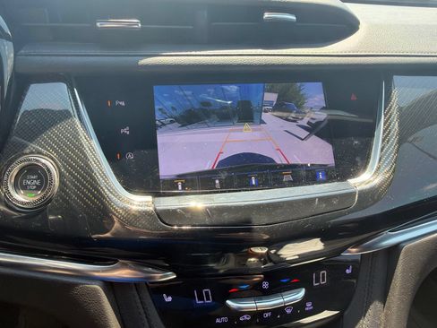 Used 2022 Cadillac XT6 Sport w/ Technology Package AWD/4WD image 16