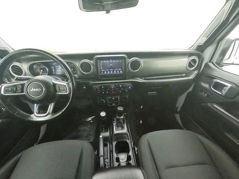 Used 2021 Jeep Gladiator Overland image 31