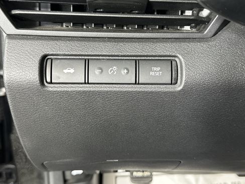 Used 2024 Nissan Altima 2.5 SV image 26