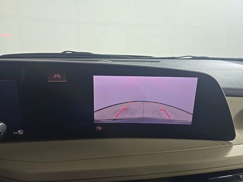 Certified 2024 Cadillac XT4 Luxury w/ Cold Weather Package image 10