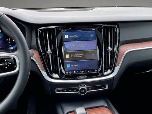 Certified 2023 Volvo S60 B5 Plus w/ Climate Package image 9