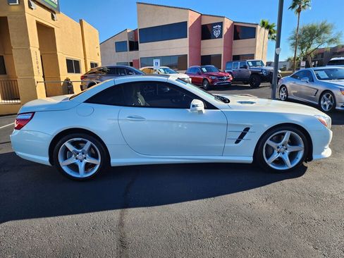 Used 2016 Mercedes-Benz SL 550 w/ Driver Assistance Package image 3