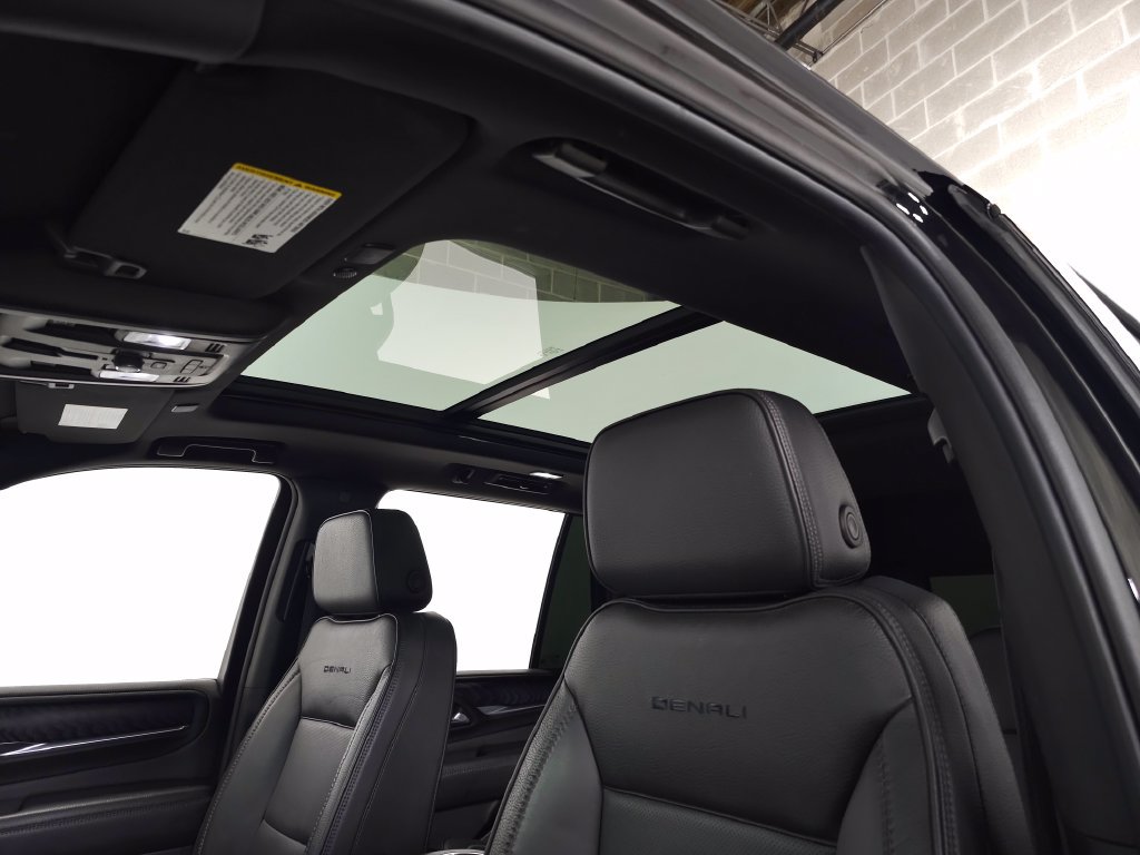 Used 2023 GMC Yukon Denali w/ LPO, Floor Liner Package AWD/4WD image 19