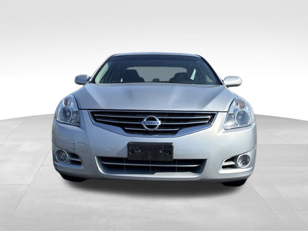 Used 2010 Nissan Altima 2.5 S FWD image 2