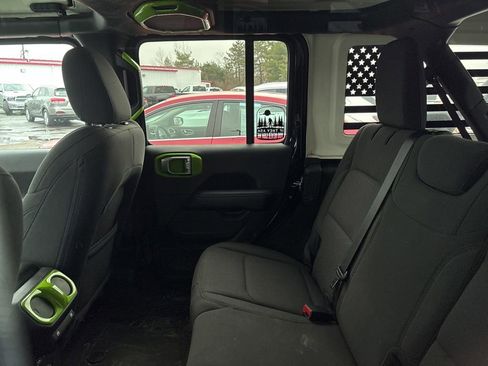 Used 2023 Jeep Wrangler Sahara w/ Cold Weather Group image 14