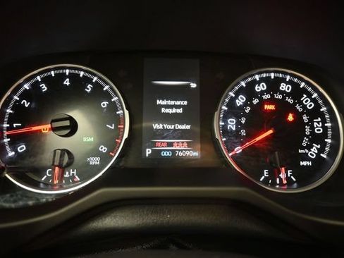 Used 2021 Toyota RAV4 XLE FWD image 19