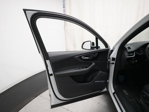 Used 2019 Audi Q7 3.0T Prestige w/ Prestige Package AWD/4WD image 30