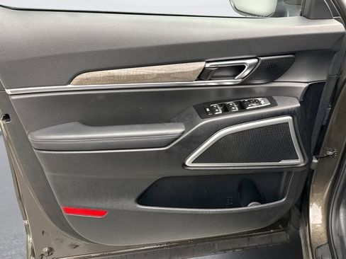 Used 2022 Kia Telluride EX w/ EX Premium Package image 9