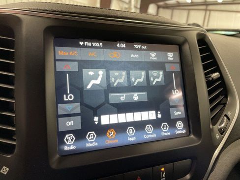 Used 2021 Jeep Cherokee Latitude Lux 80th Anniv w/ Quick Order Package 2YU 80th FWD image 21