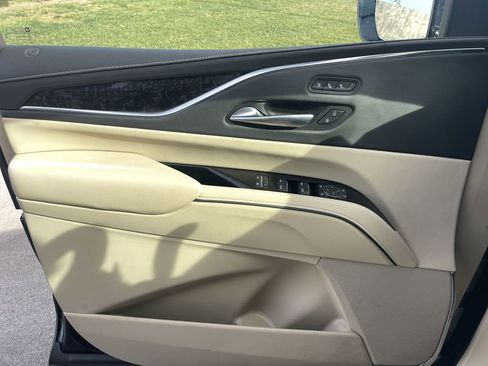 Used 2022 Cadillac Escalade Premium Luxury image 26