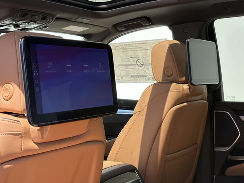New 2026 Cadillac Escalade Luxury w/ Touring Package AWD/4WD image 15