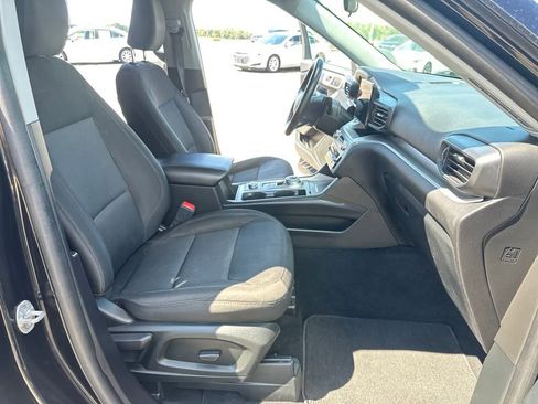 Used 2022 Ford Explorer XLT image 33