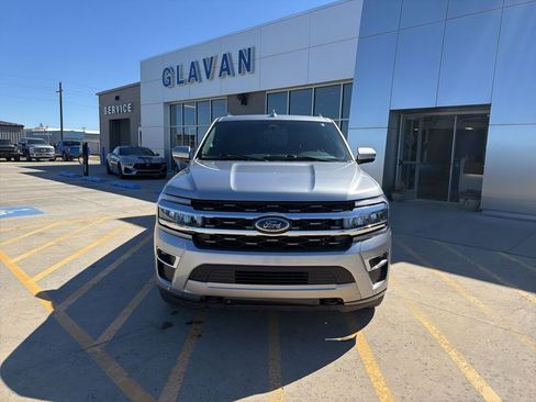 Used 2023 Ford Expedition Max Limited image 2