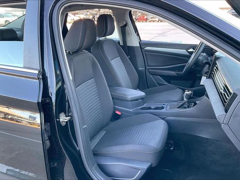 Used 2025 Volkswagen Jetta S image 9