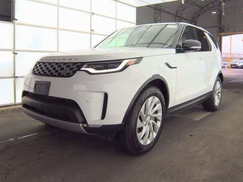Used 2025 Land Rover Discovery S image 1